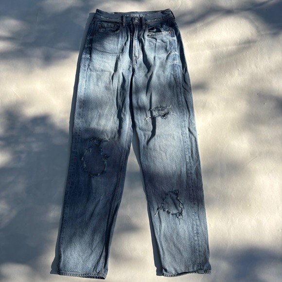 American Eagle Outfitters Denim - American Eagle Baggy Jean Light Wash Distressed High Rise Denim Size 4 Regular
